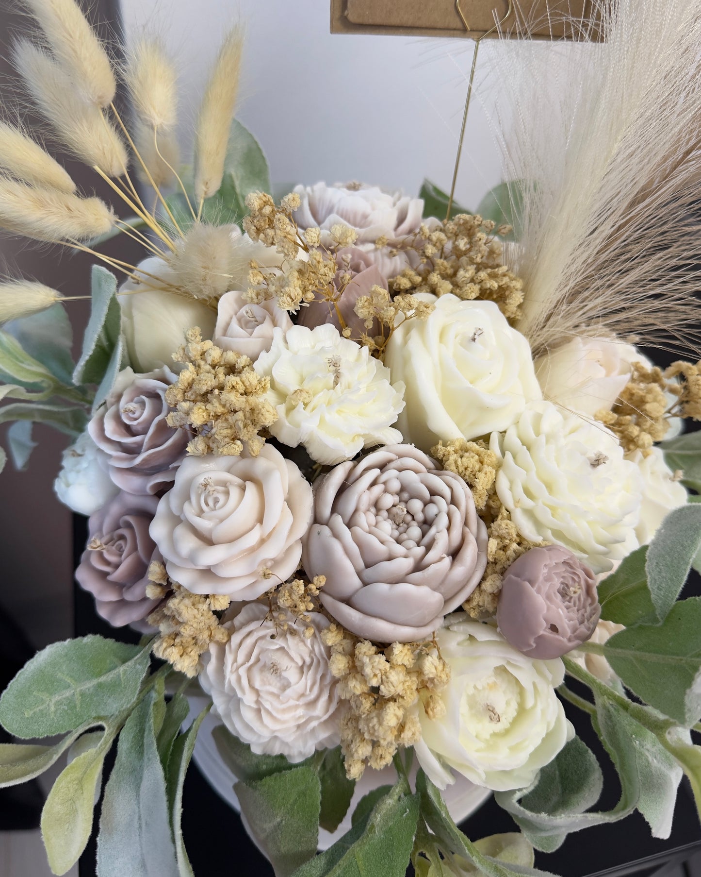 Букет от свещи в кадифена кутия - Бежов