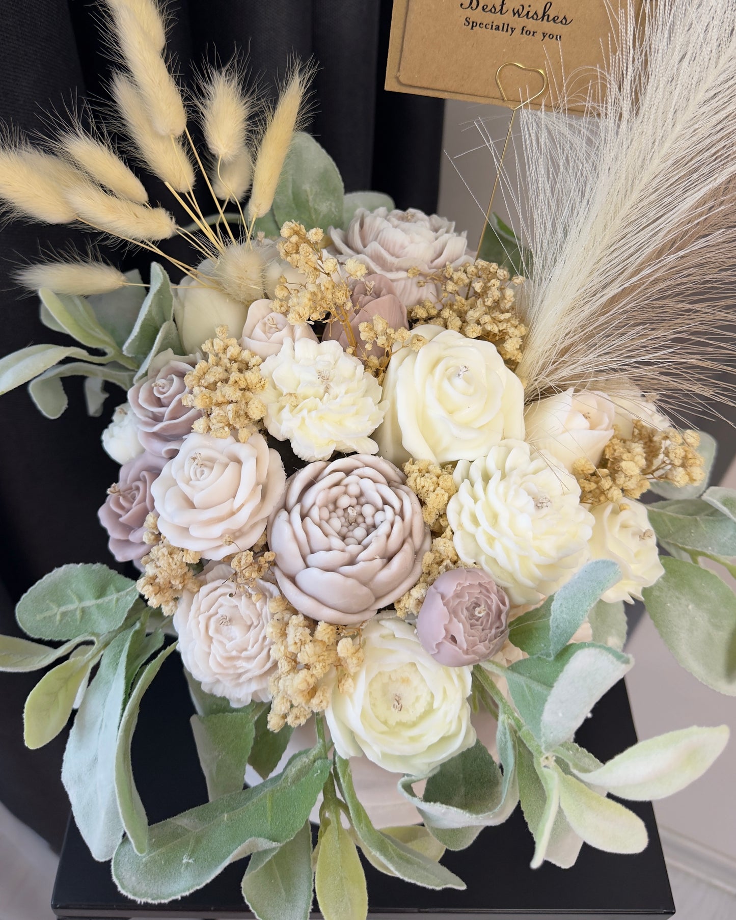 Букет от свещи в кадифена кутия - Бежов