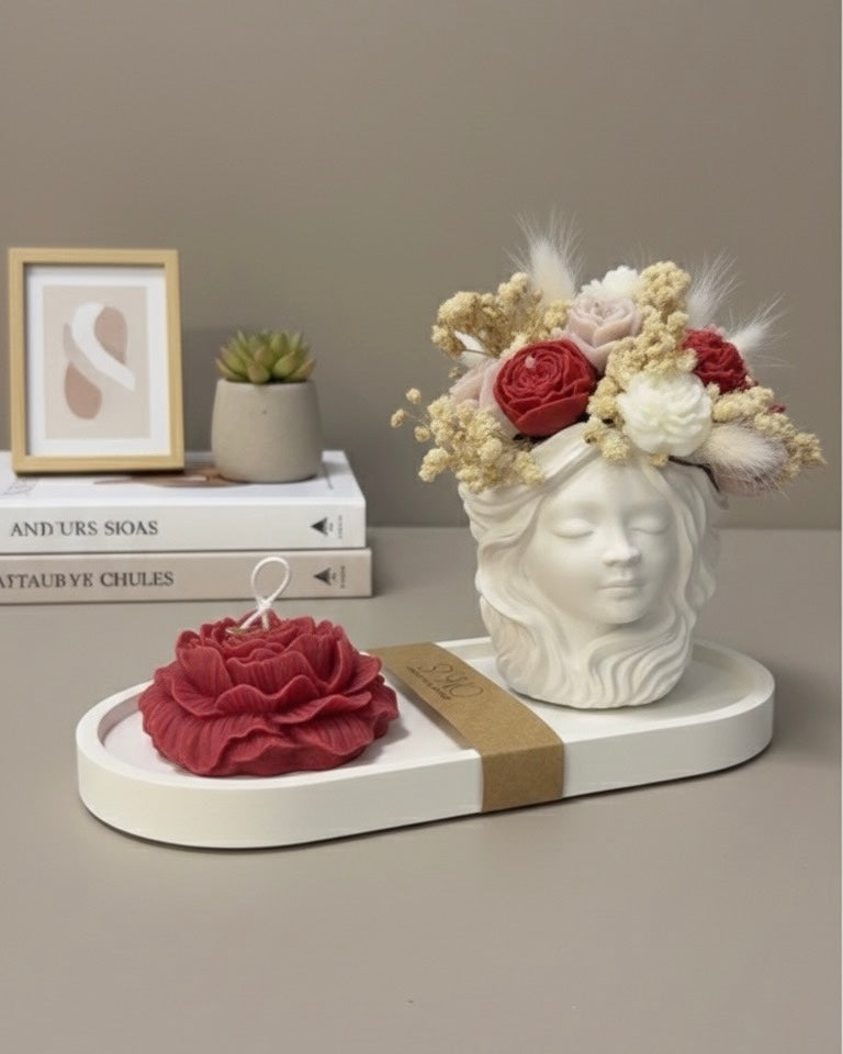 Керамичен декор със соеви свещи - Ваза с рози и божур